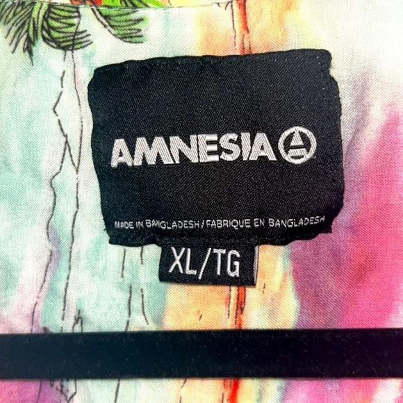 Tropical Button Up - Picture 2 of 3